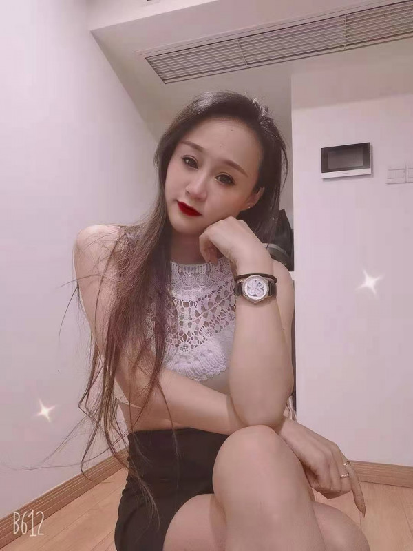 城阳区 娇小姑娘